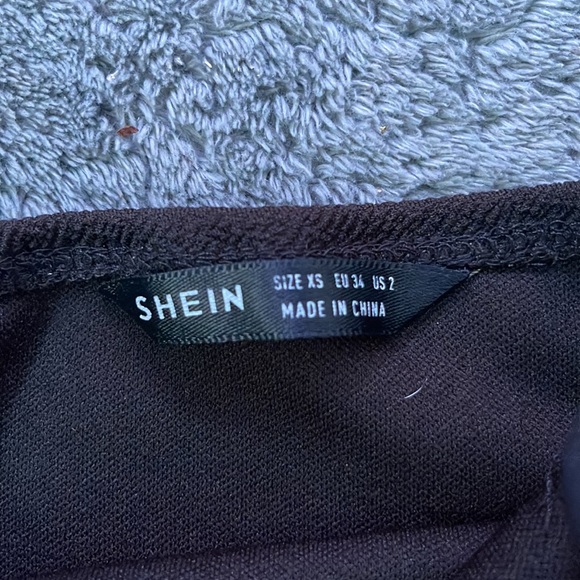 a size xs crop top - Picture 3 of 3